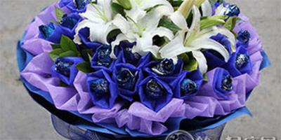 33朵藍色妖姬花語：代表最純的愛