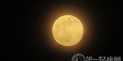 天文現象 月亮周圍光圈是什麼原因